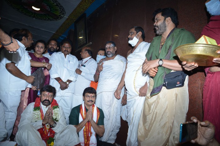 Akhanda team Vijayawda Kanaka Durga temple visit